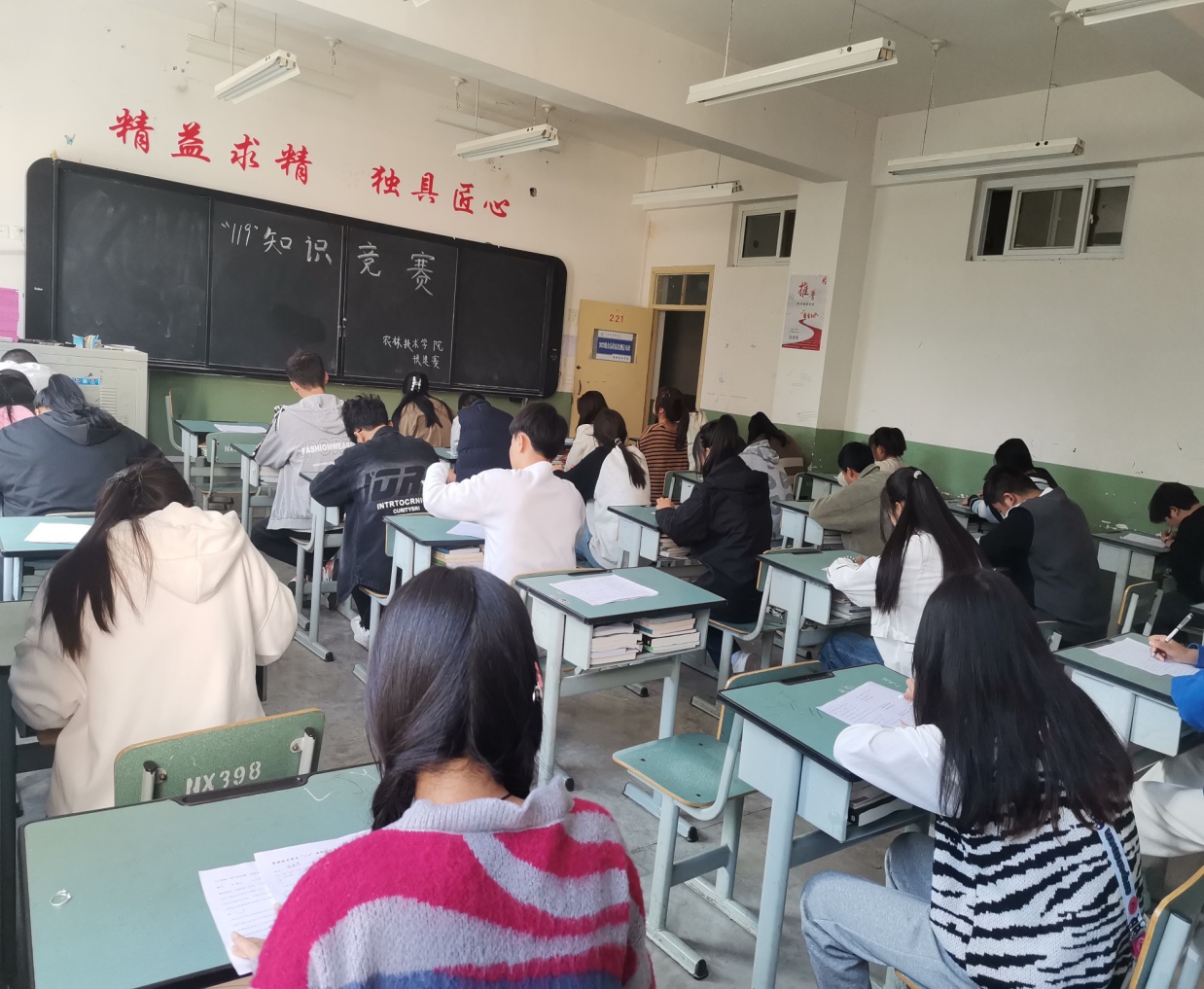 图示, 示意图

中度可信度描述已自动生成:ver1